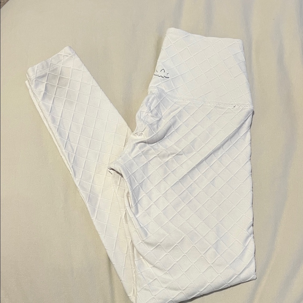 Beyond Yoga White Diamond Pattern Leggings